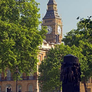 Londyn, Westminister. Big Ben widoczny od strony Parliament St.